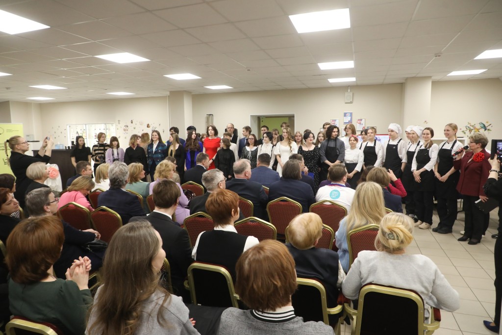 KUuXjT24zmc.jpg KUuXjT24zmc.jpg